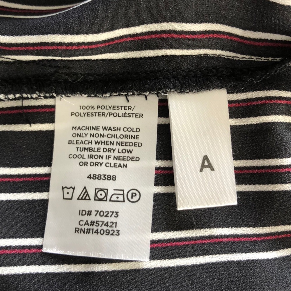 💕Beautiful Ann Taylor Loft Blouse💕 - Picture 7 of 8